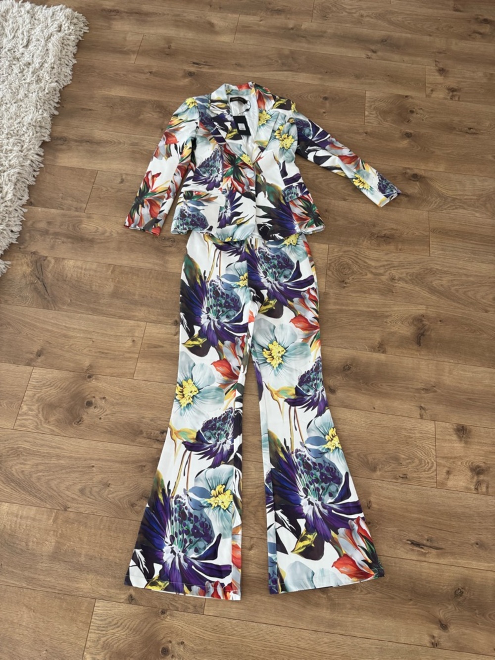 Fashion Nova White Multicolor Floral Two-Piece suit